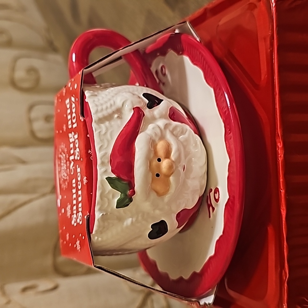 10 oz. Santa mug & saucer set